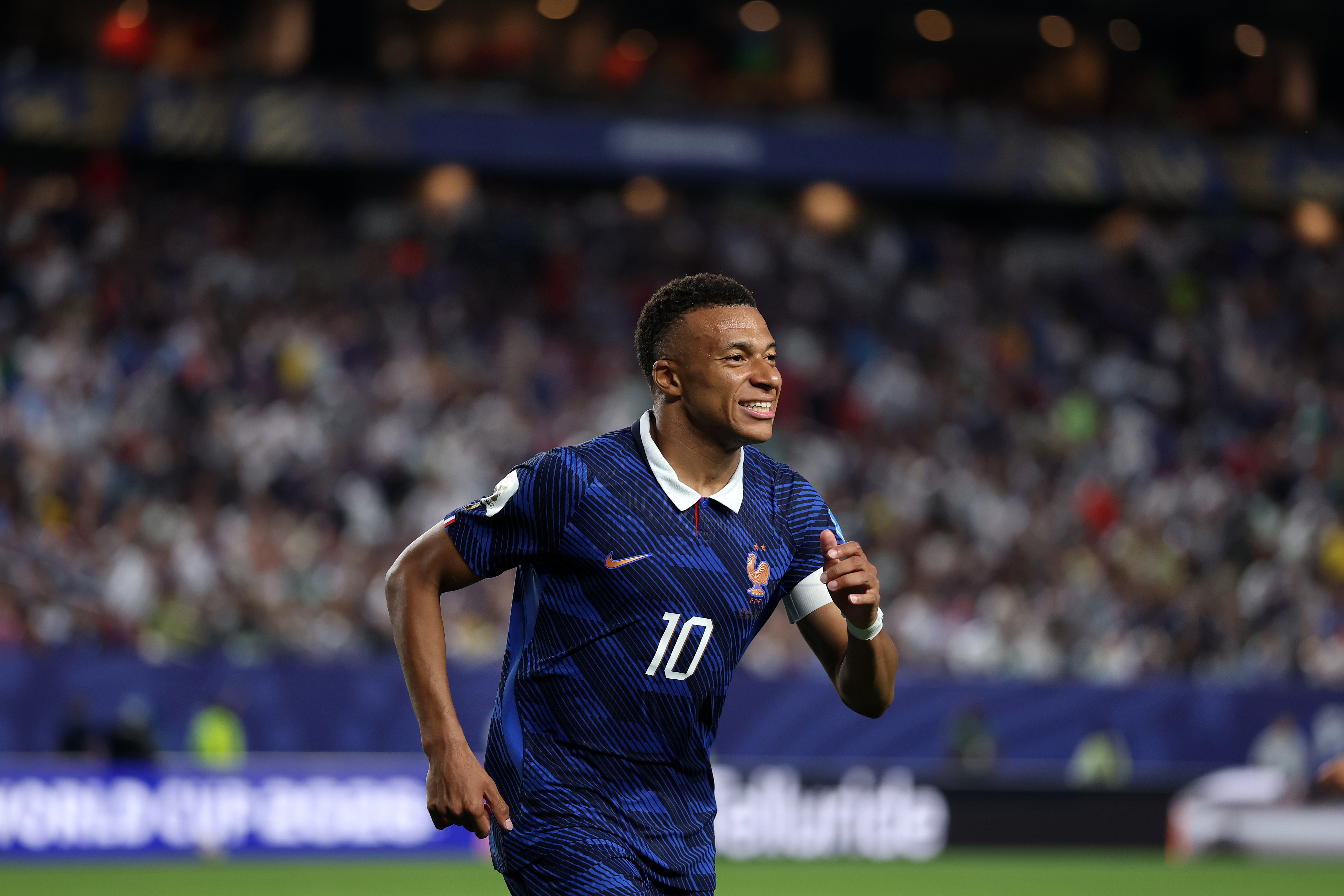 Kylian Mbappé durante un partido con la selección de Francia en el Mundial 2026